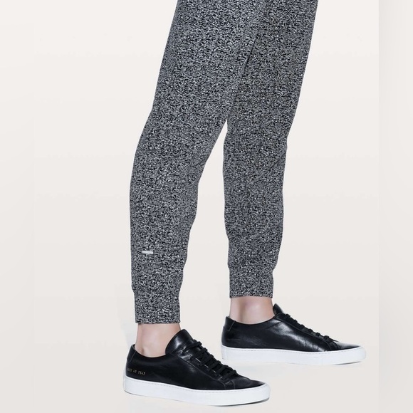 Lululemon Ready To Rulu Pant  29"
Reconnect Jacquard Luon White Black / … - Picture 4 of 9